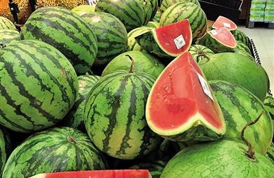 [Textile] Fruits wrapped in plastic wrap can only keep them fresh but not prevent bacteria