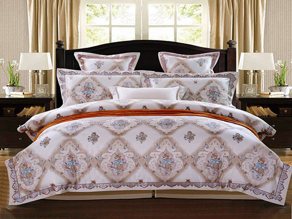Which fabric is better for bedding