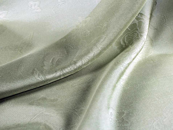 The price of mulberry silk and real silk The price of mulberry silk and real silk