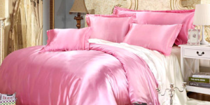 Which is better, ice silk mat or bamboo mat?