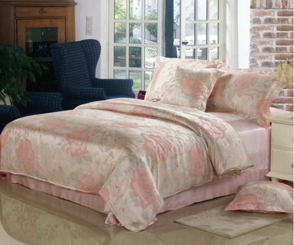 How to clean silk bedding