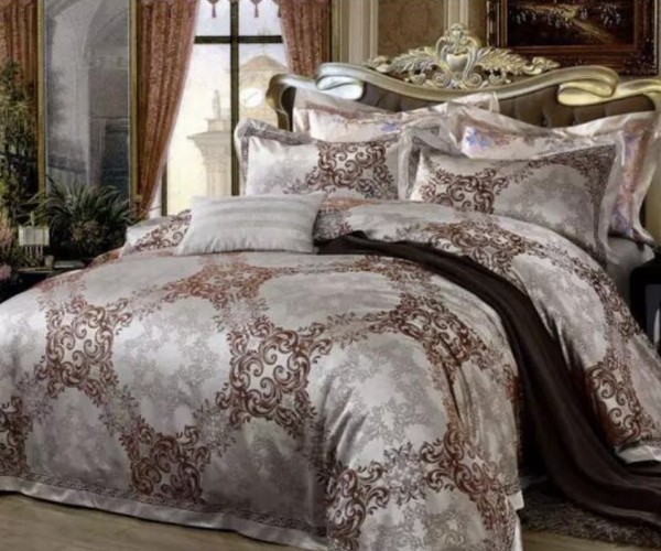 Silk bedding cleaning method